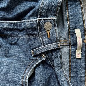 Levi’s 711 skinny jeans